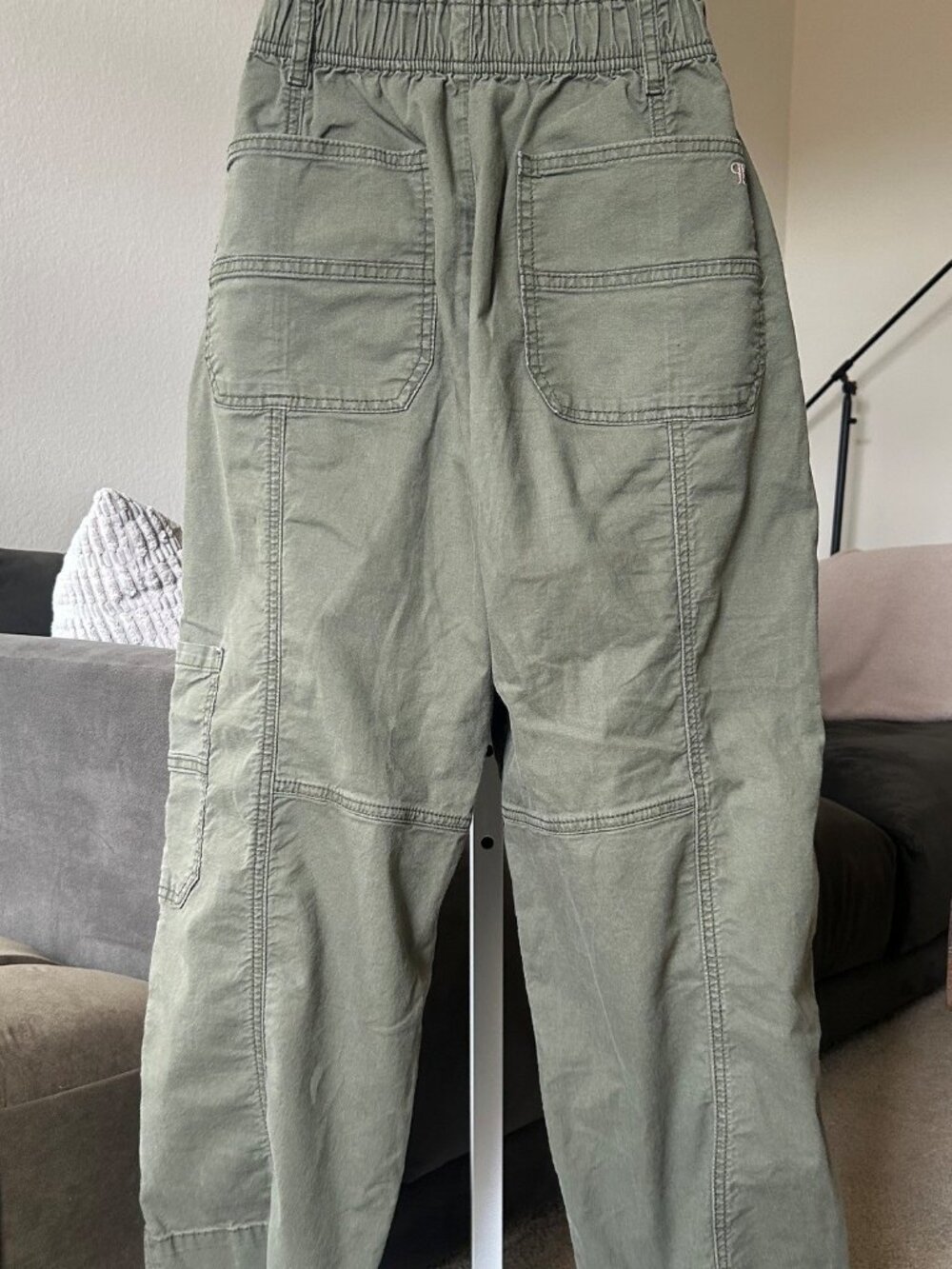 ANTHROPOLOGIE Pilcro Crop Wide Leg Olive Green Cargo Pants EUC - Picture 3 of 7